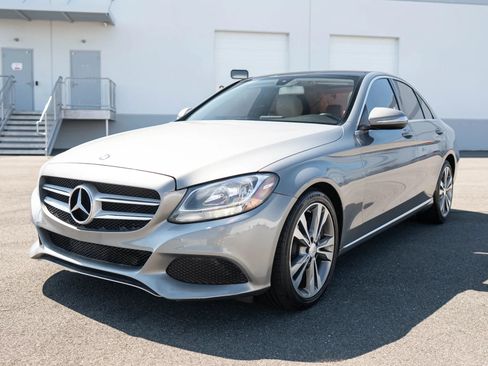 Used 2015 Mercedes-Benz C 300 Sedan image 2