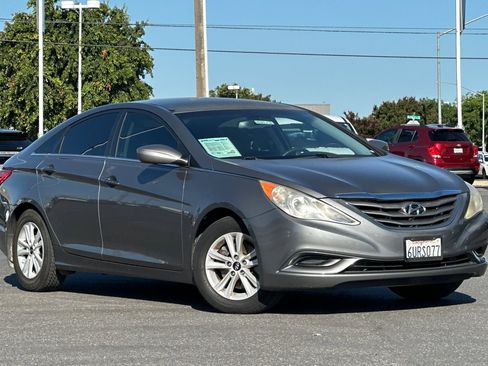 Used 2012 Hyundai Sonata GLS w/ Popular Equipment Pkg FWD image 2