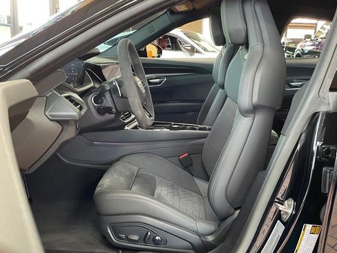 Used 2024 Audi e-tron GT Premium Plus w/ Performance Package image 11