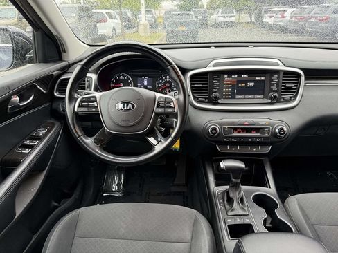 Used 2020 Kia Sorento LX w/ LX I4 Convenience Package AWD/4WD image 17