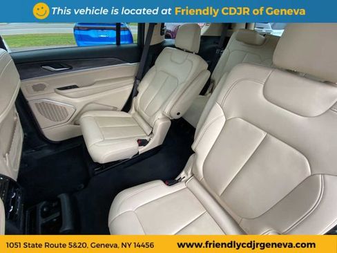 Used 2022 Jeep Grand Cherokee L Limited AWD/4WD image 11