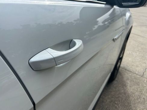 New 2026 Volkswagen Atlas Cross Sport SE image 32