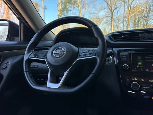 Used 2020 Nissan Rogue SV w/ Premium Package image 20