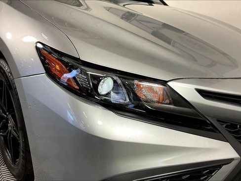 Used 2022 Toyota Camry SE image 37