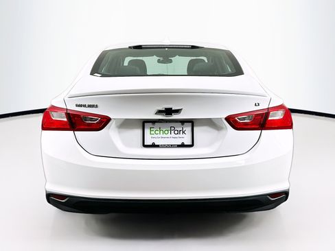 Used 2018 Chevrolet Malibu LT image 7