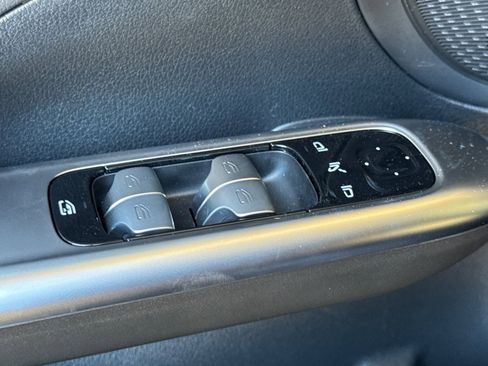 New 2025 Mercedes-Benz C 300 4MATIC Sedan image 13