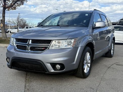 Used 2015 Dodge Journey SXT w/ Flexible Seating Group image 3