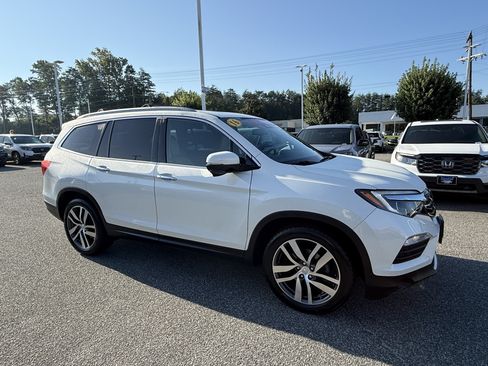 Used 2016 Honda Pilot Touring image 2