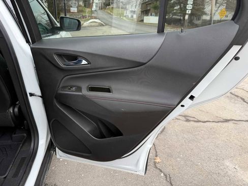 Used 2022 Chevrolet Equinox RS w/ RS Leather Package image 35