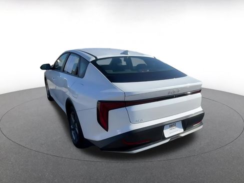 Used 2025 Kia K4 LXS image 11
