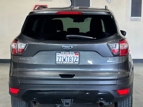 Used 2017 Ford Escape SE w/ SE Sport Appearance Package image 7