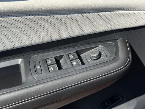 Used 2024 Volkswagen Atlas Cross Sport SEL Premium R-Line AWD/4WD image 31