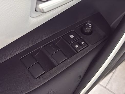 Used 2025 Toyota Corolla FX w/ Convenience Package FWD image 17