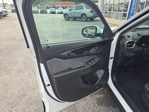 Used 2024 Chevrolet TrailBlazer LT AWD/4WD image 11