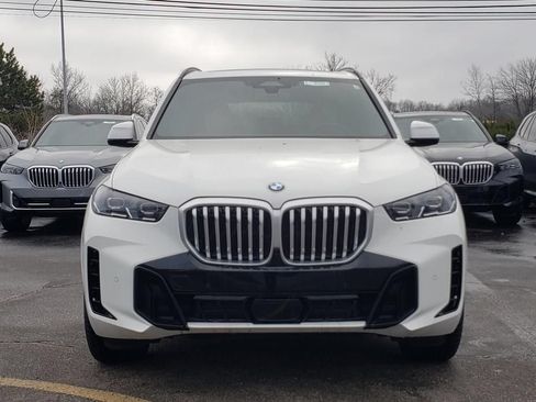 New 2026 BMW X5 xDrive40i w/ M Sport Package AWD/4WD image 2