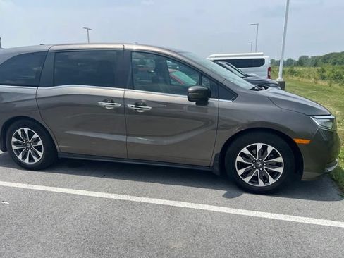 Used 2021 Honda Odyssey EX-L image 2