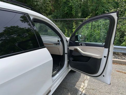 Used 2020 BMW X7 M50i AWD/4WD image 14