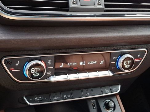 Certified 2023 Audi Q5 Premium Plus w/ Premium Plus Package AWD/4WD image 22