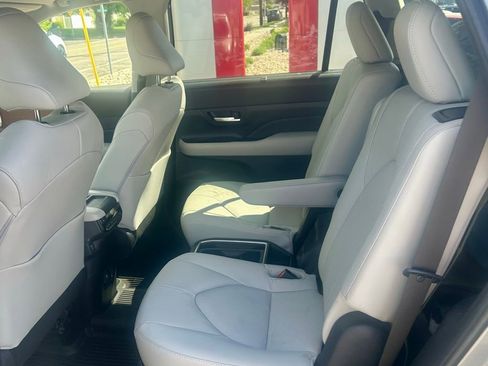 Used 2026 Toyota Grand Highlander Limited image 8