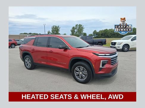 Used 2024 Chevrolet Traverse LT AWD/4WD image 1