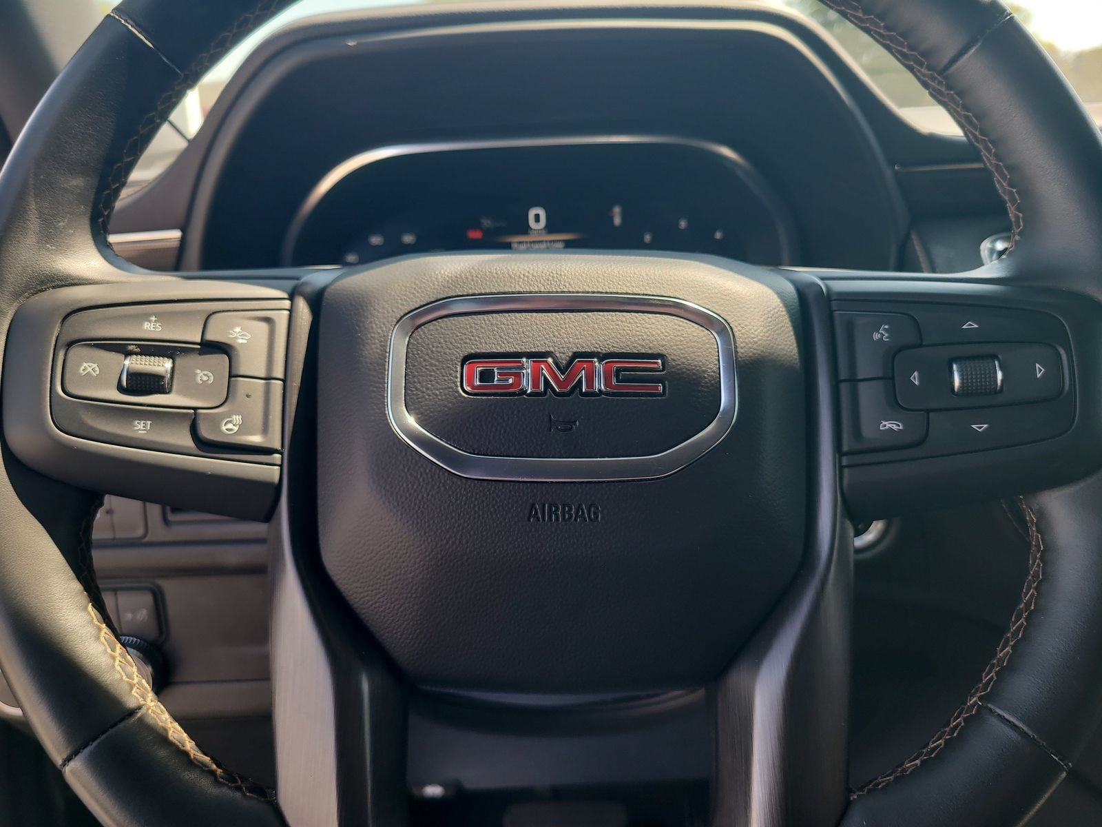 Used 2023 GMC Yukon XL AT4 AWD/4WD image 13