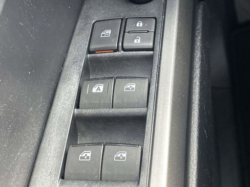 Used 2020 Toyota Tacoma SR5 image 25