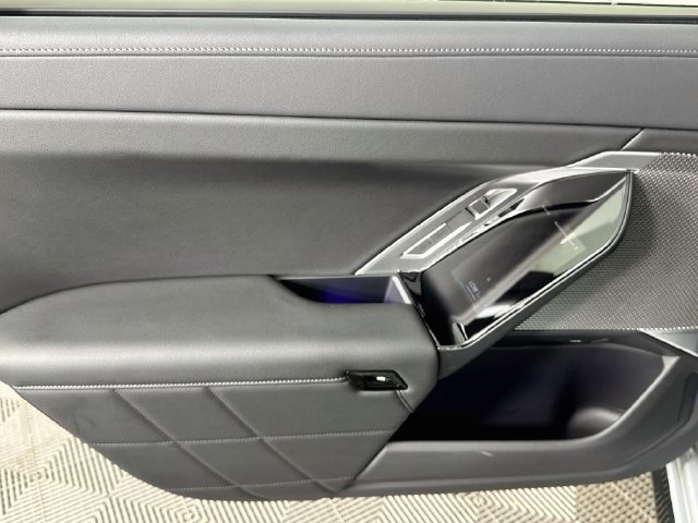 Used 2026 BMW 740i RWD image 23