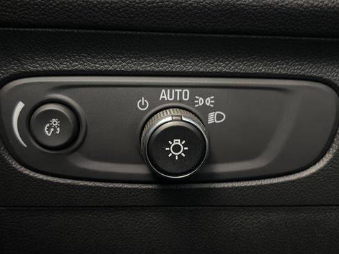Used 2023 Buick Envision Preferred AWD/4WD image 32