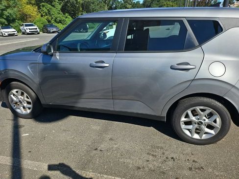 Certified 2025 Kia Soul LX w/ LX Technology Package FWD image 4