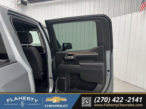 Used 2025 Chevrolet Silverado 1500 LT image 12