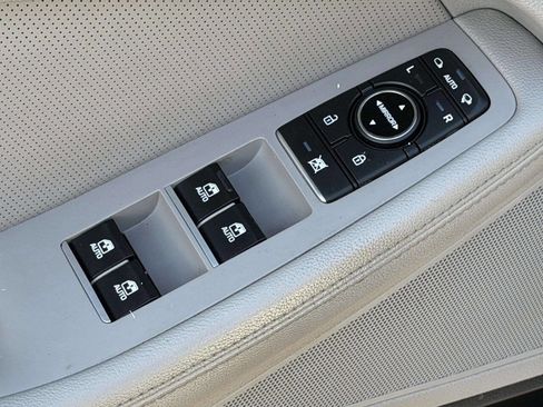 Used 2018 Genesis G80 3.8 w/ Option Group 02 image 14