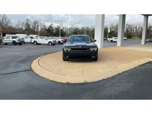 Used 2010 Dodge Challenger R/T image 2