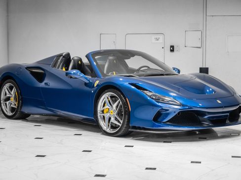 Used 2023 Ferrari F8 Tributo RWD image 3