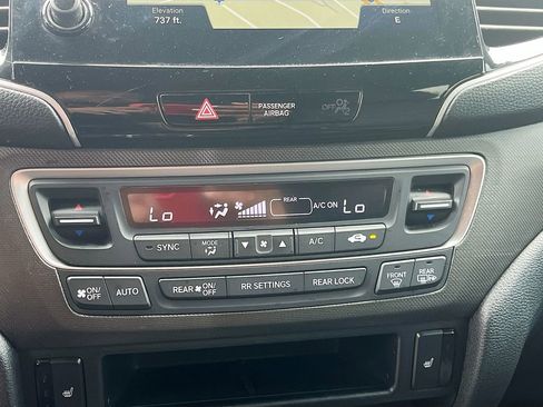 Used 2022 Honda Pilot TrailSport image 16