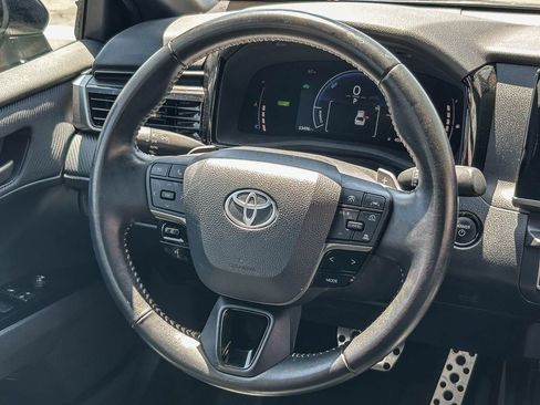 Used 2025 Toyota Camry SE FWD image 16