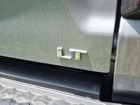 Used 2024 Chevrolet Colorado LT w/ LT Convenience Package II AWD/4WD image 4