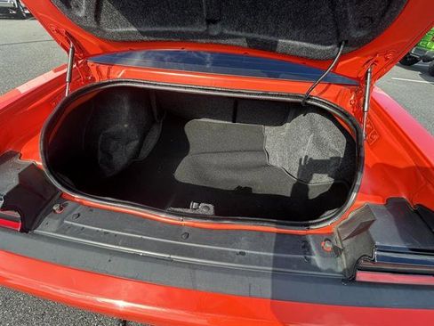 Used 2019 Dodge Challenger SXT w/ Plus Package image 10