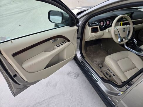 Used 2013 Volvo XC70 T6 image 11