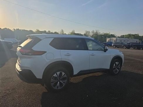 Used 2023 Nissan Rogue SV AWD/4WD image 4