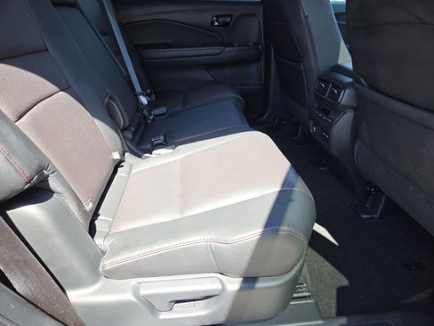 Certified 2024 Honda Passport Black Edition image 30