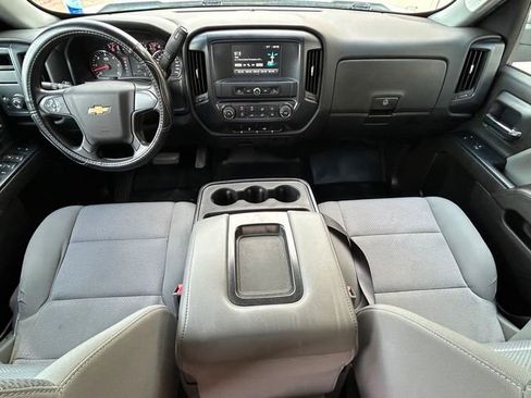 Used 2017 Chevrolet Silverado 1500 Custom w/ Trailering Package image 9