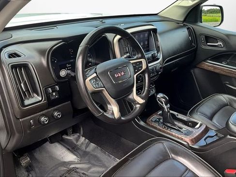Used 2022 GMC Canyon Denali image 12