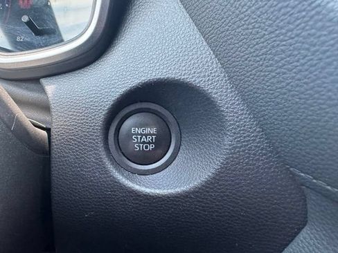 Used 2025 Toyota Corolla Cross XLE AWD/4WD image 29