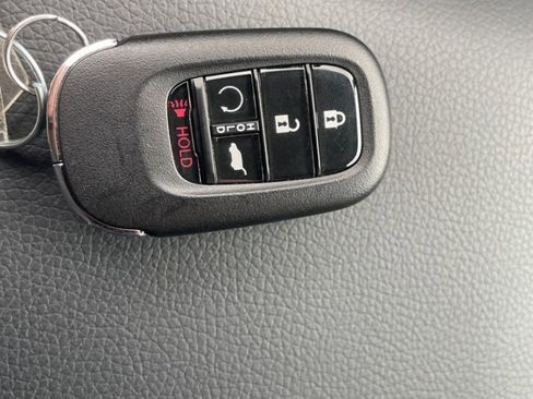 Certified 2025 Honda Pilot EX-L image 33