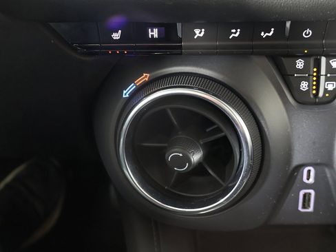 Used 2021 Chevrolet Blazer LT image 41