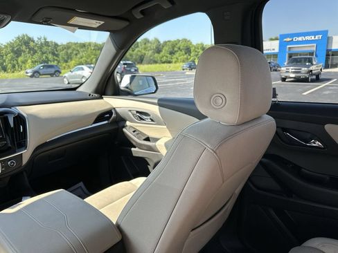 Used 2023 Chevrolet Traverse LS w/ Safety Package FWD image 13