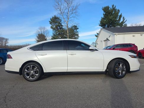 Used 2024 Honda Accord EX image 17