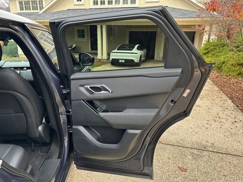 Used 2024 Land Rover Range Rover Velar Dynamic SE image 17