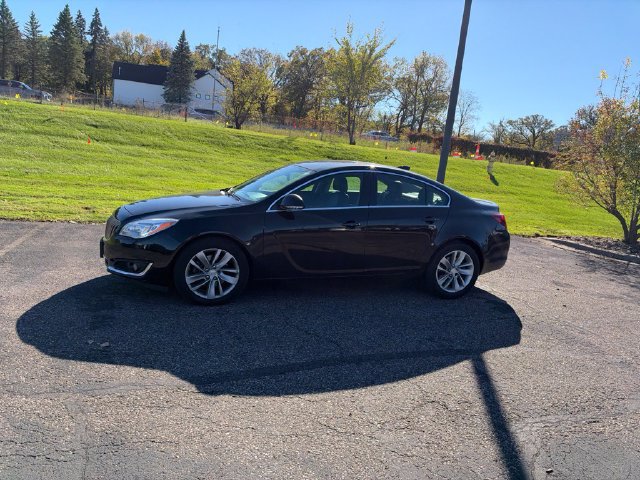 Used 2017 Buick Regal Premium w/ Driver Confidence Package #2 FWD image 2