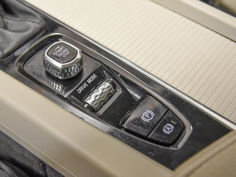 Used 2020 Volvo S60 T6 Momentum w/ Protection Package Premier image 29